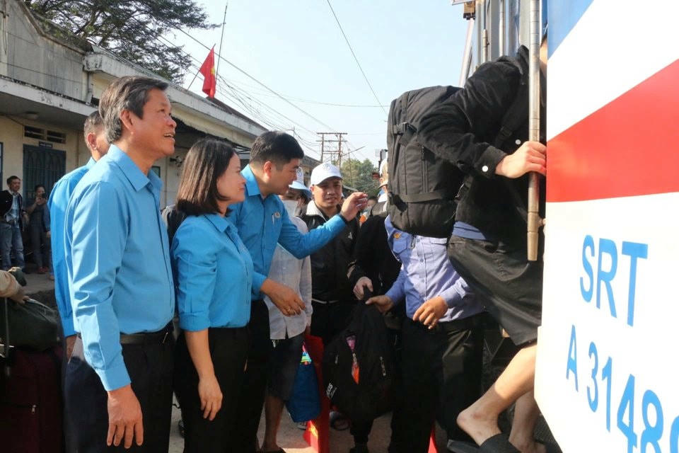 chuyen-tau.jpg