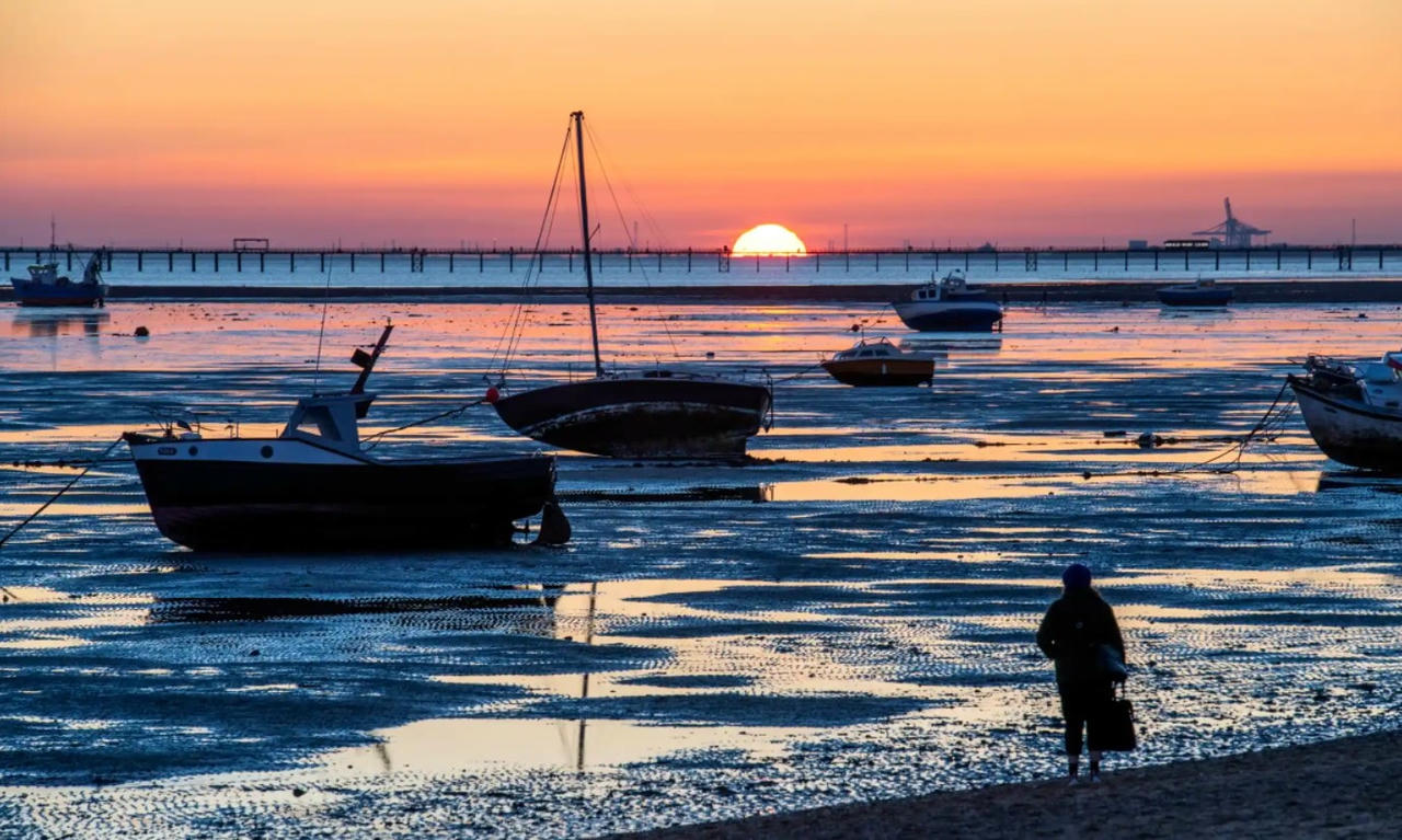 Sông Thames là một nơi tuyệt vời để ngắm hoàng hôn. Ảnh: The Guardian.