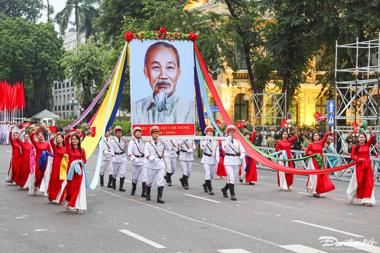 diễu binh2