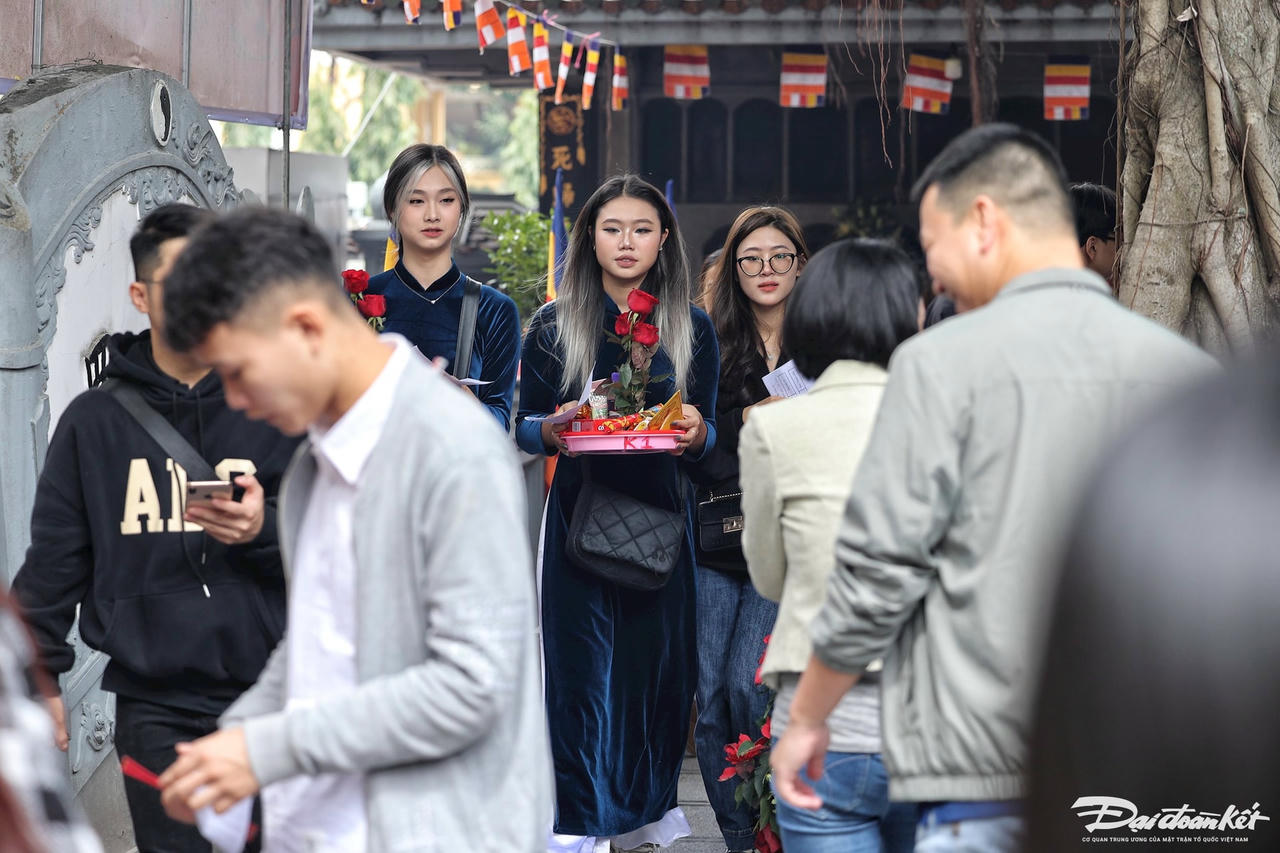 W_chua_ha_cau_duyen2.jpg