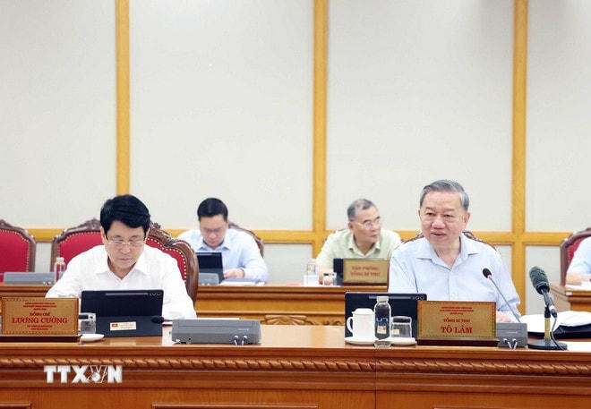 ttxvn-tong-bi-thu-bo-chinh-tri-sap-xep-bo-may-3.jpg