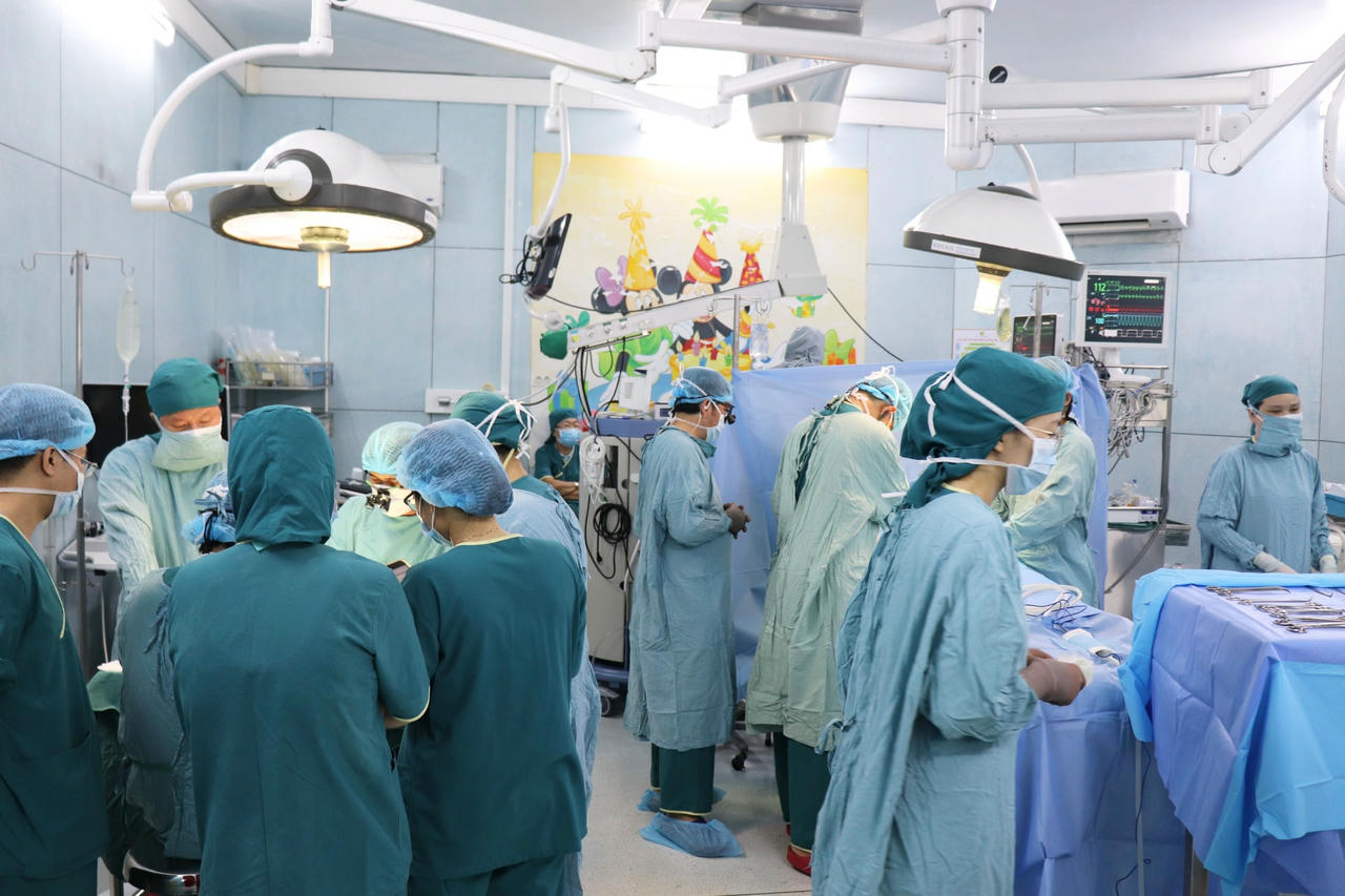 Các bác sĩ luôn trong tâm thế sẵn sàng để không gặp bỡ ngỡ trước, trong và sau ghép.