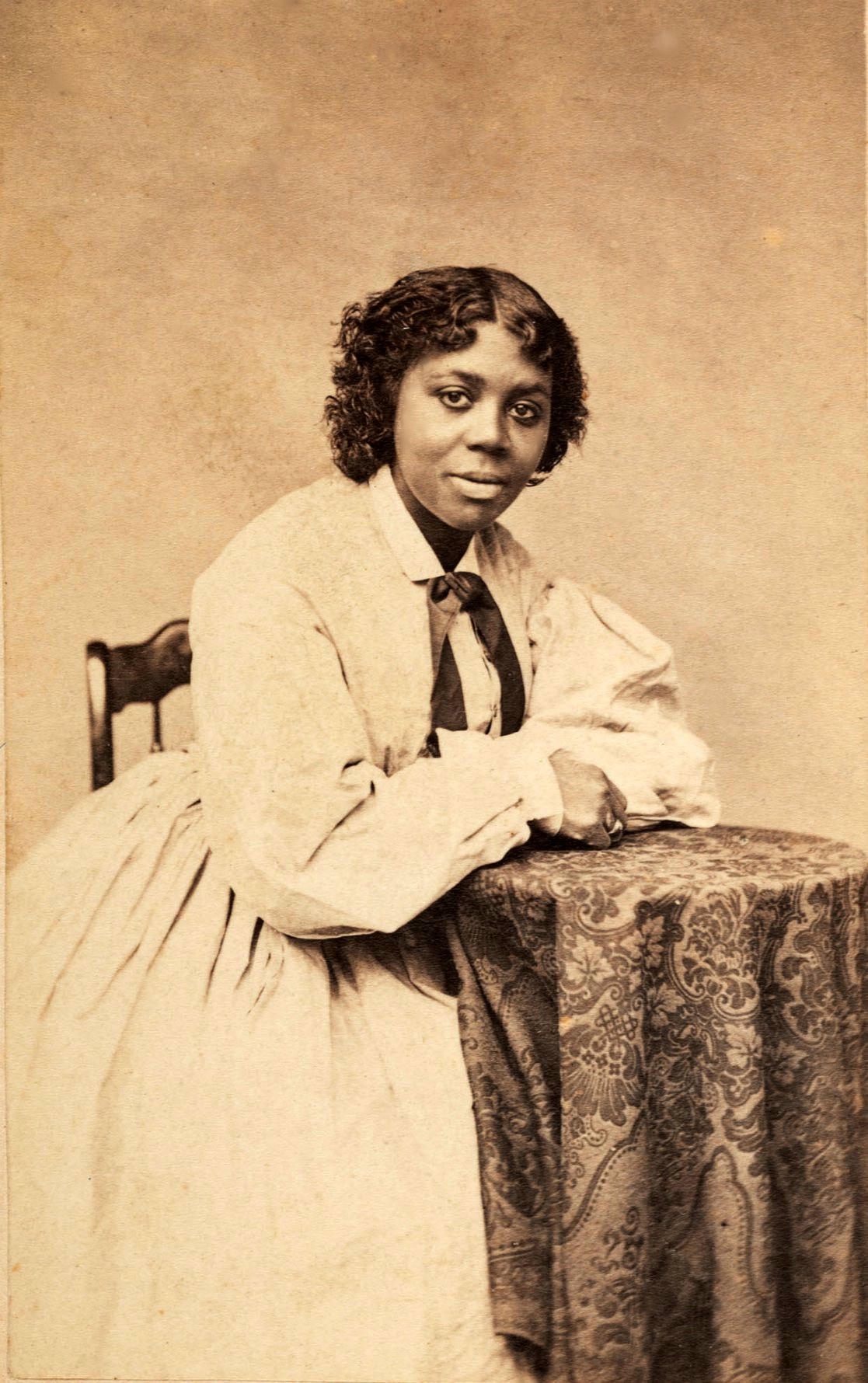 Chân dung Edmonia Lewis những ngày còn trẻ. Ảnh: Grunge.