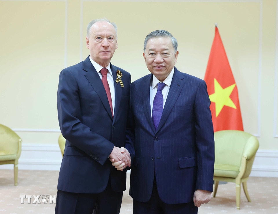 Sáng 11/5/2025, tại thủ đô Moskva, Tổng Bí thư Tô Lâm tiếp Chủ tịch Hội đồng Biển, nguyên Thư ký Hội đồng An ninh Liên bang Nga Nikolai Patrushev. (Ảnh: Thống Nhất/ TTXVN) ttxvn-tong-bi-thu-tiep-nguyen-thu-ky-hoi-dong-an-ninh-nga-1.jpg