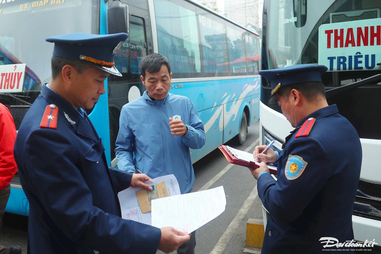 W_kiem_tra_ben_xe-le-khanh3.jpg