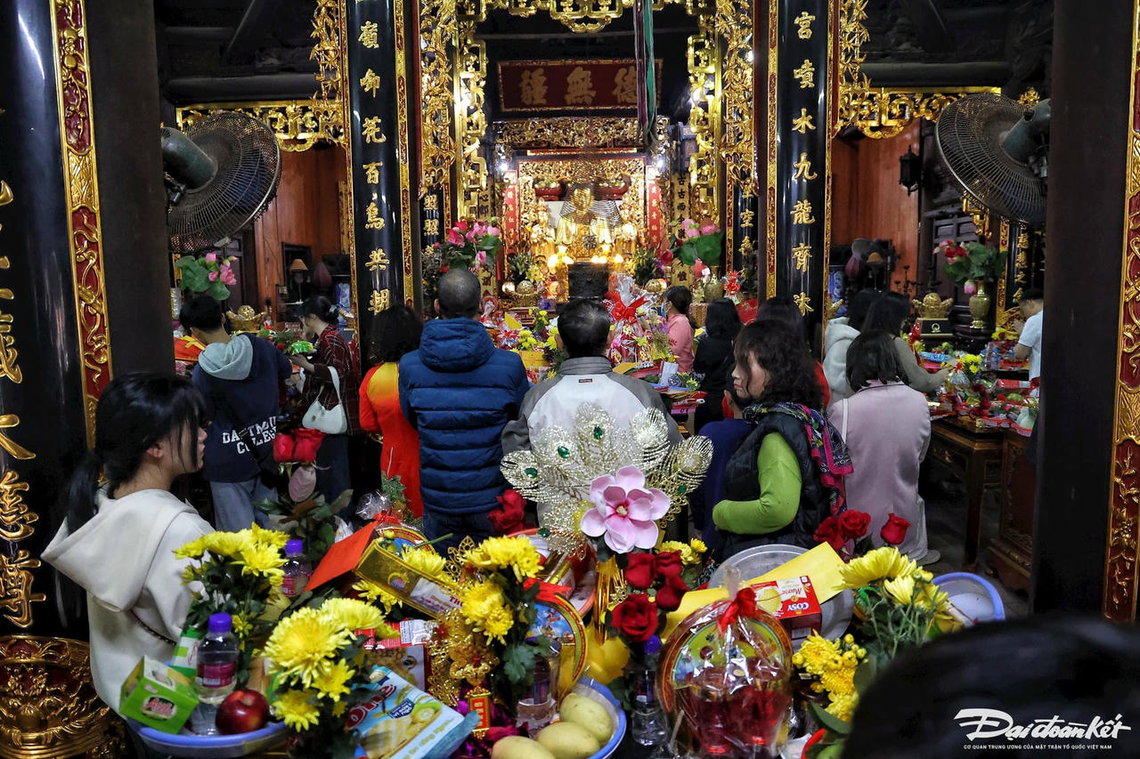 W_chua_ha_cau_duyen8.jpg