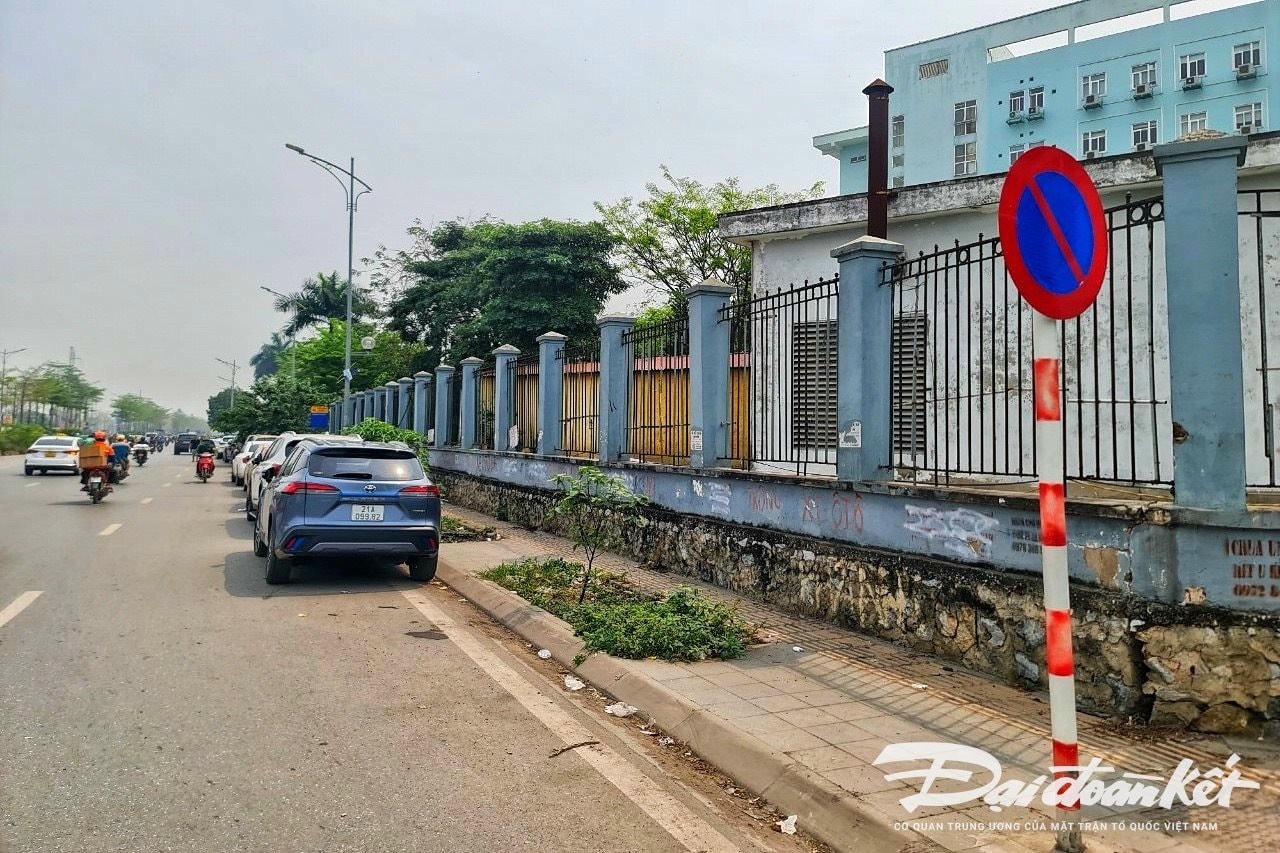 bai_xe_khong_phep-le-khanh2.jpg