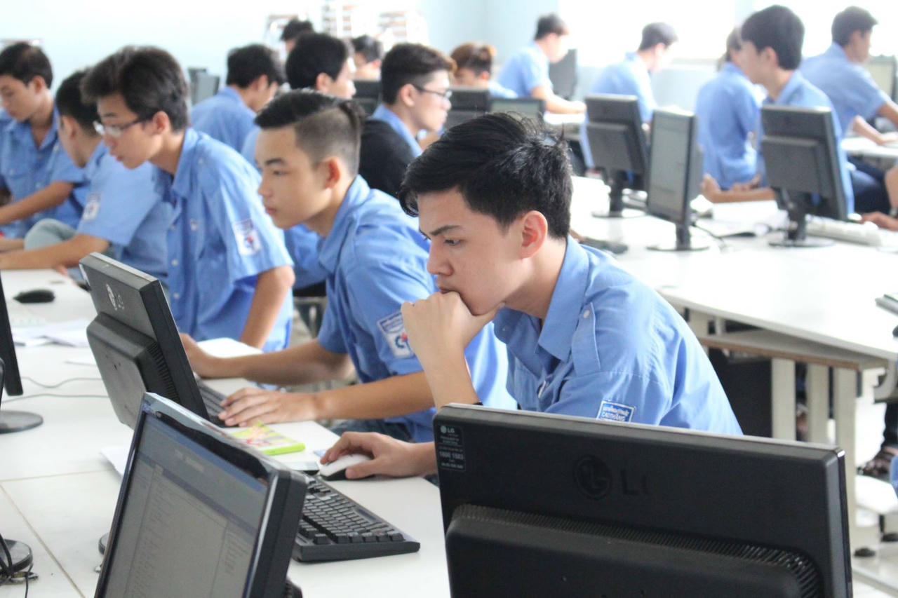 Bên cạnh đó, tỉnh Bình Dương cũng chú trọng đến công tác tự chủ đào tạo, nâng cao chất lượng cho nguồn nhân lực.