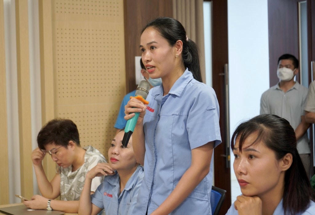 Đại diện CNLĐ đặt câu hỏi.