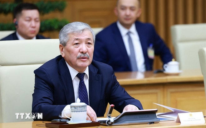 Thủ tướng Kyrgyzstan Adylbek Kasimalyev phát biểu. (Ảnh: Dương Giang/TTXVN) ttxvn-0603-thu-tuong-viet-nam-kyrgyzstan-hoi-dam-5.jpg