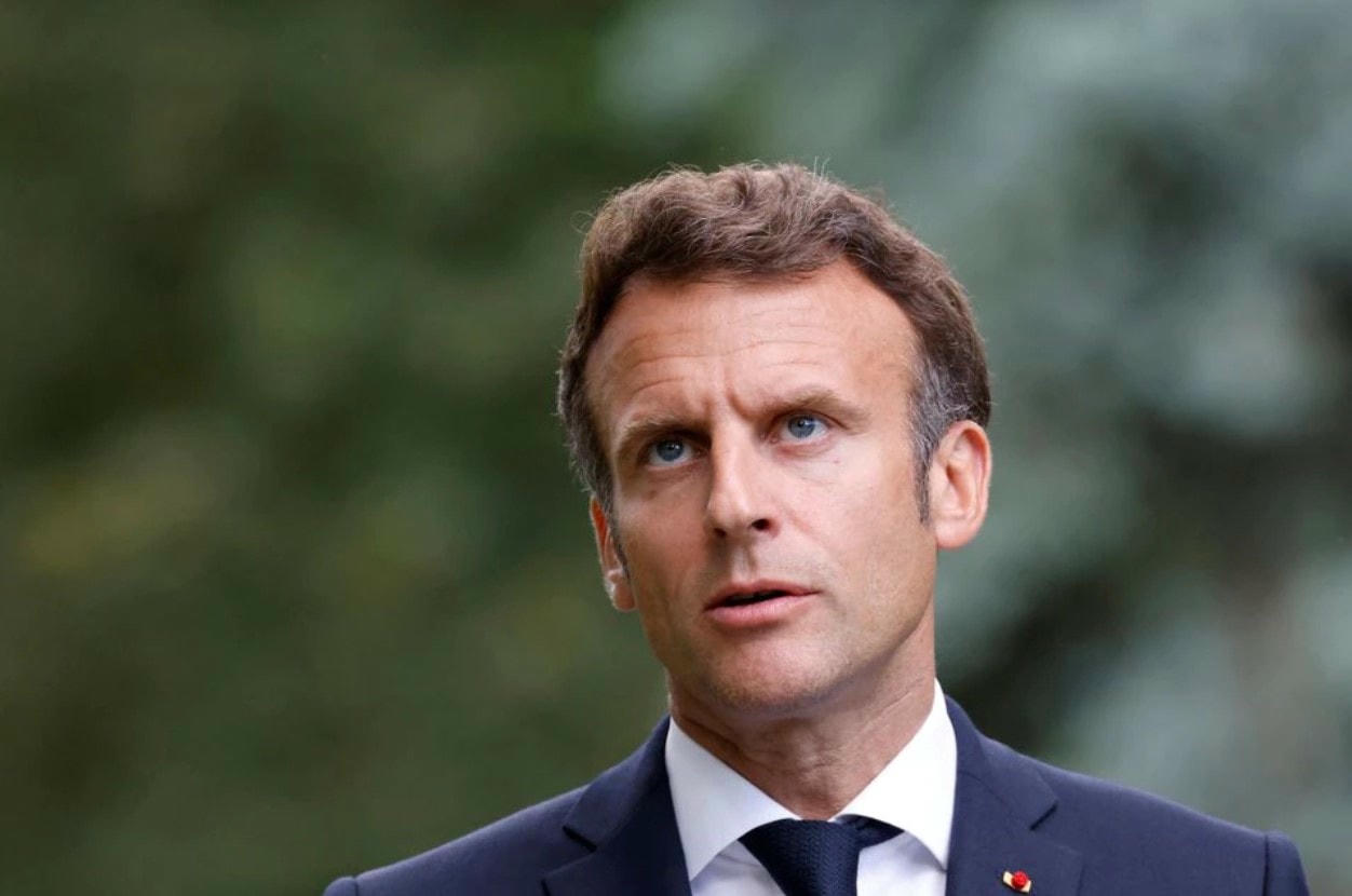 Tổng thống Pháp Emmanuel Macron phát biểu trong cuộc họp báo với Tổng thống Ukraine Volodymyr Zelenskiy tại Kiev, Ukraine. Ảnh: Reuters.