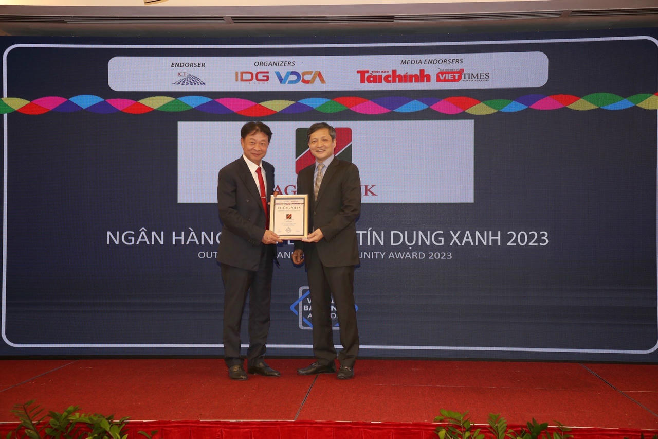 Agribank được vinh danh tại hạng mục “Ngân hàng tiêu biểu về Tín dụng xanh”.