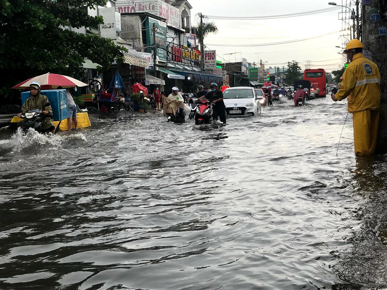 mưa lớn