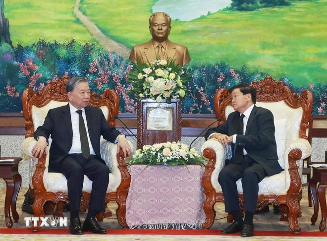 Tổng Bí thư Tô Lâm gặp Tổng Bí thư, Chủ tịch nước Lào Thongloun Sisoulith. (Ảnh: Thống Nhất/TTXVN) ttxvn-tong-bi-thu-to-lam-gap-tong-bi-thu-chu-tich-nuoc-lao-thongloun-sisoulithpg-3-resize.jpg