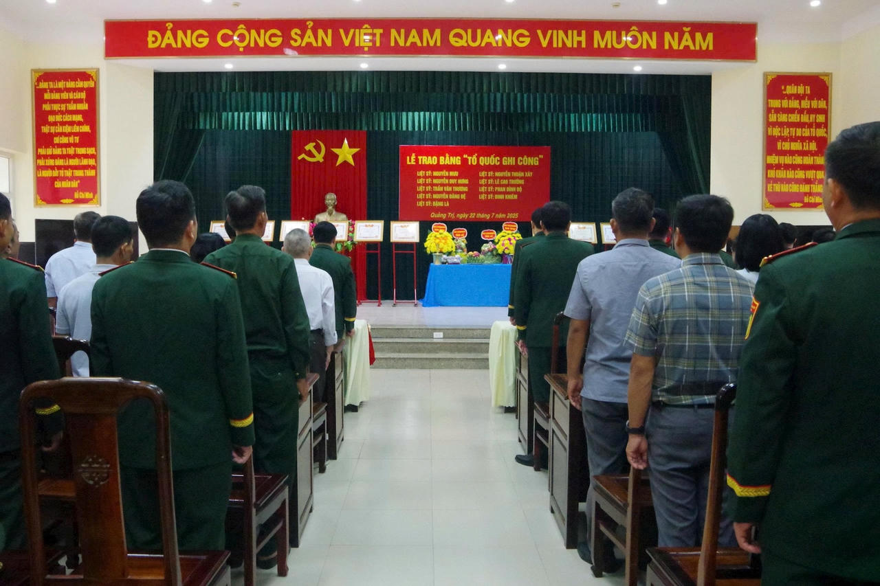 to-quoc-ghi-cong-1.jpg