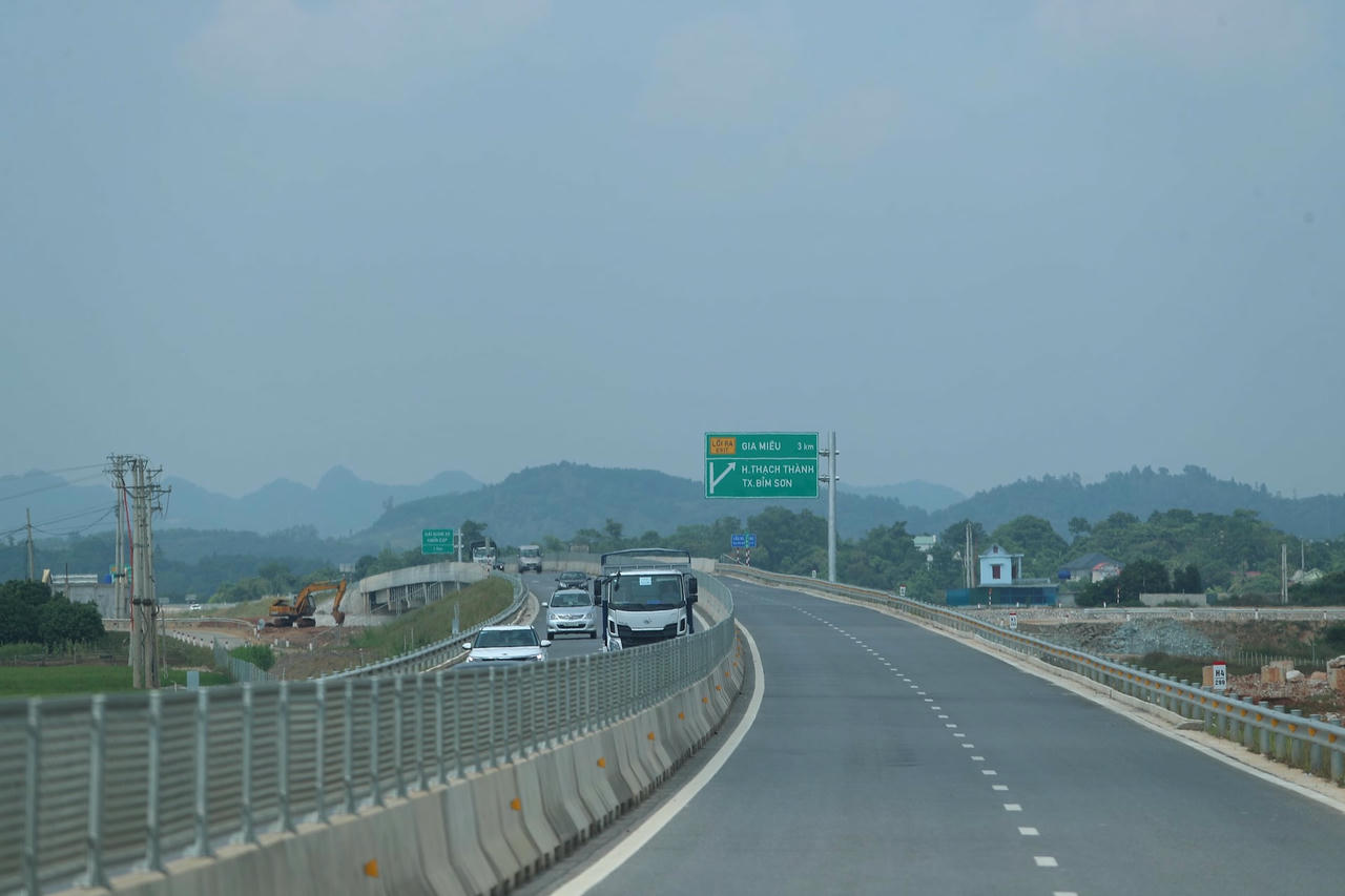 aj5i6473-1-.jpg
