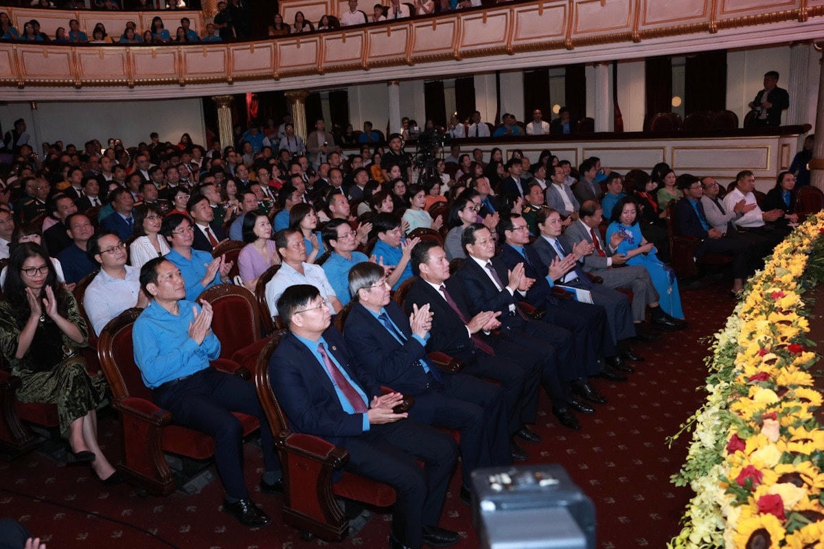 Các đại biểu tham dự hội nghị.
