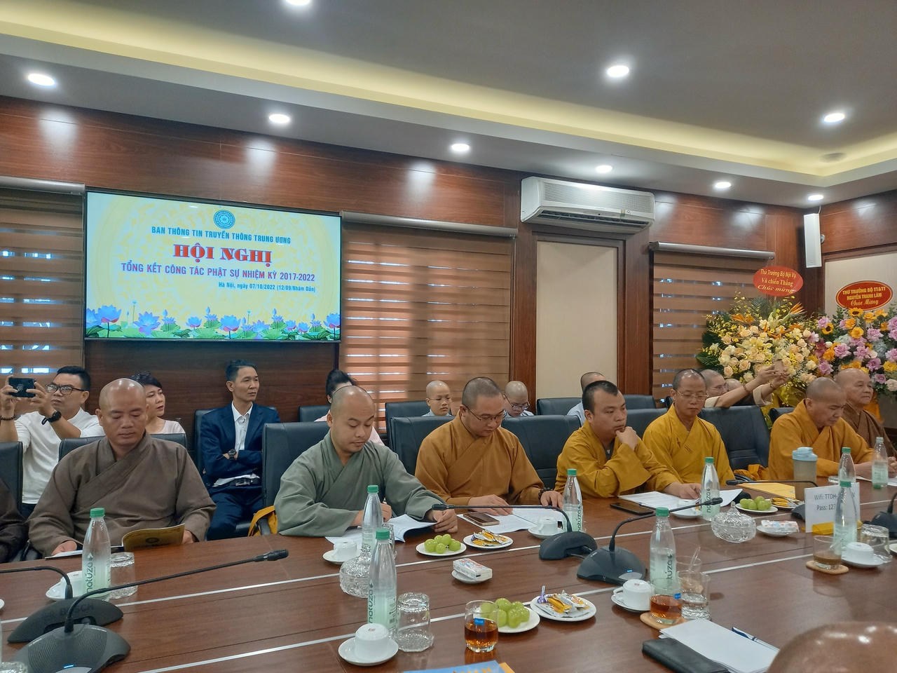 Các đại biểu tham dự hội nghị.