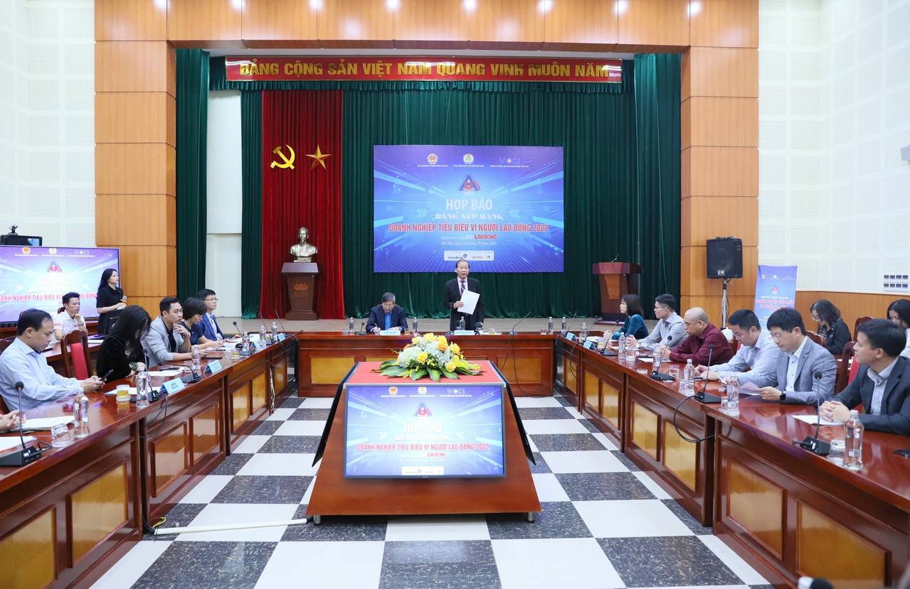 Quang cảnh cuộc họp báo.