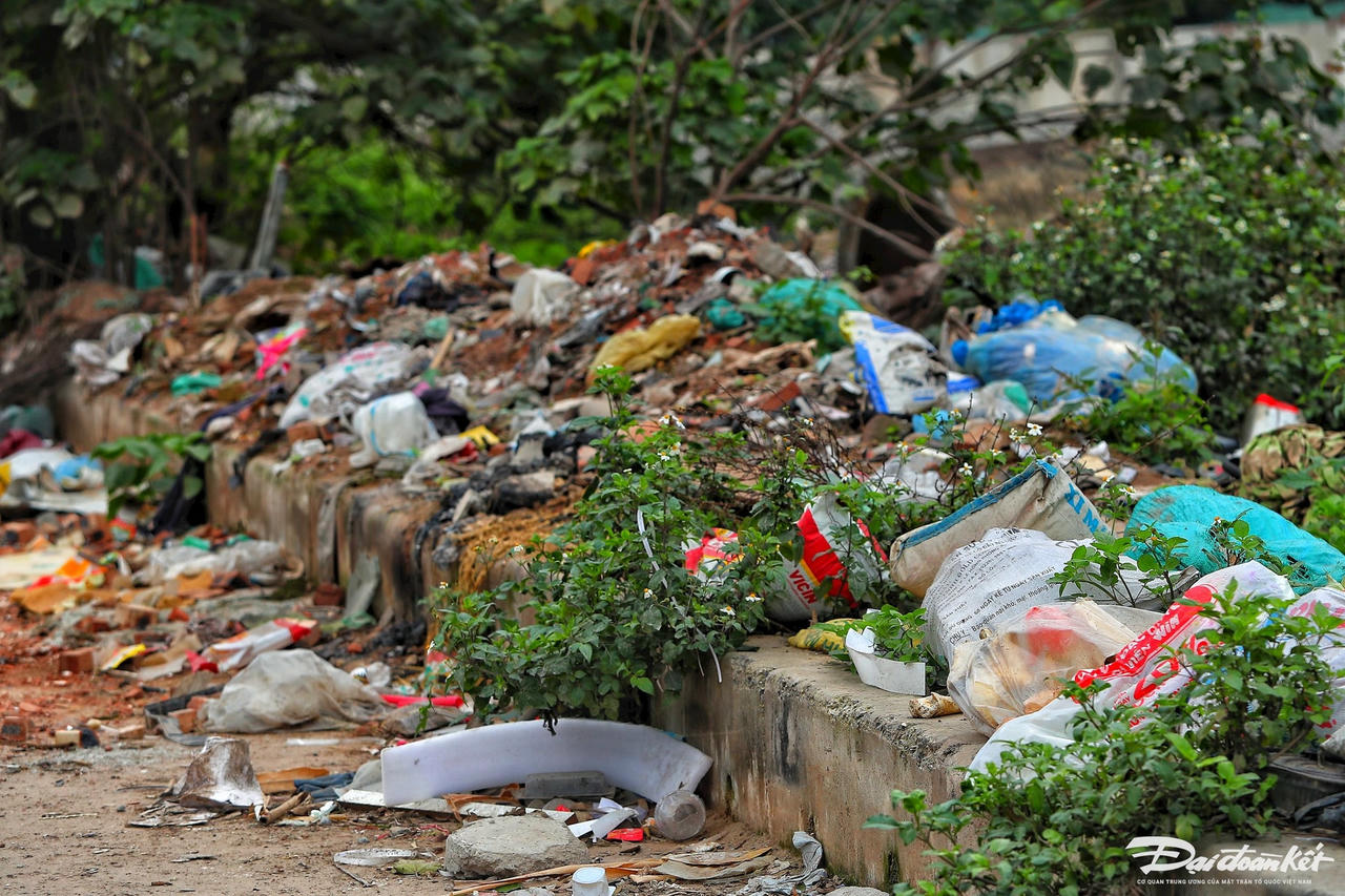 W_vanh_dai_2-5-le-khanh11.jpg
