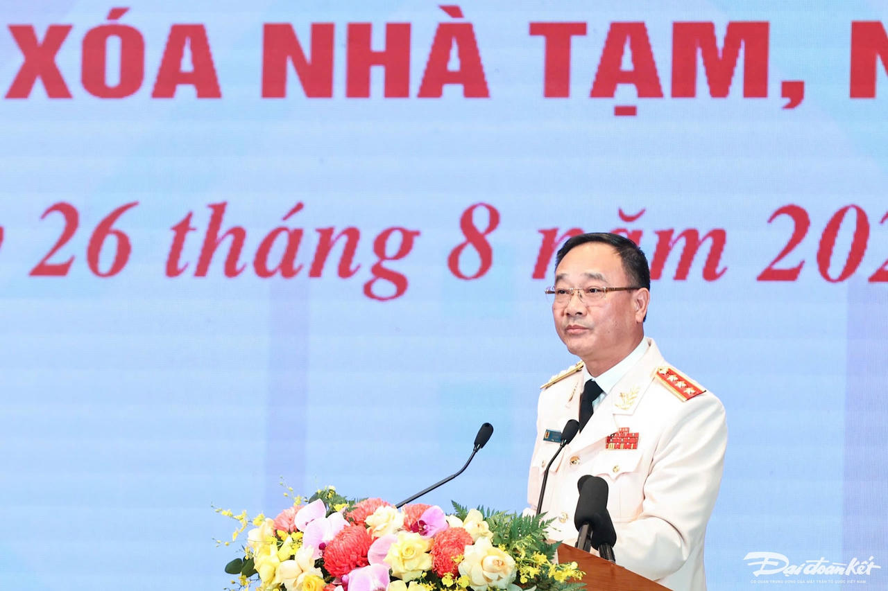 Thượng tướng Phạm Thế Tùng, Thứ trưởng Bộ Công an phát biểu tại Hội nghị. Ảnh: Quang Vinh.