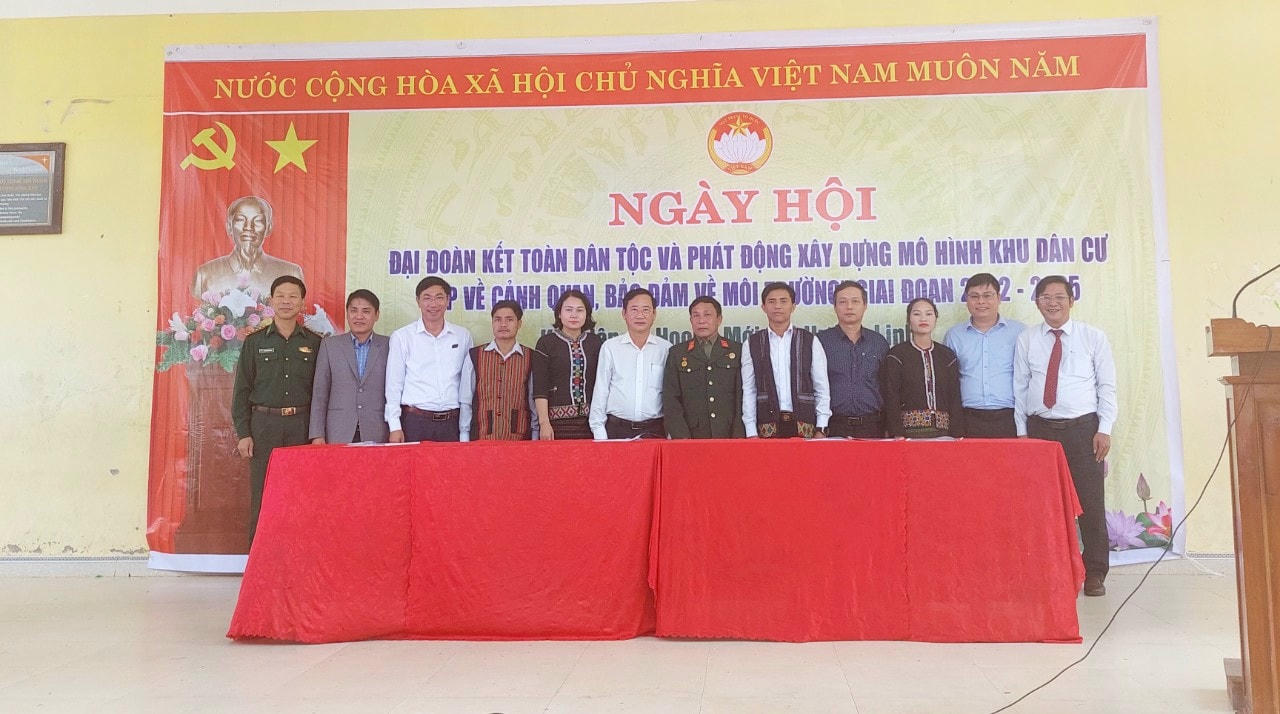 Lãnh đạo các cấp chứng kiến lễ ký kết xây dựng “Khu dân cư đẹp về cảnh quan, bảo đảm về môi trường” giai đoạn 2022 - 2025.
