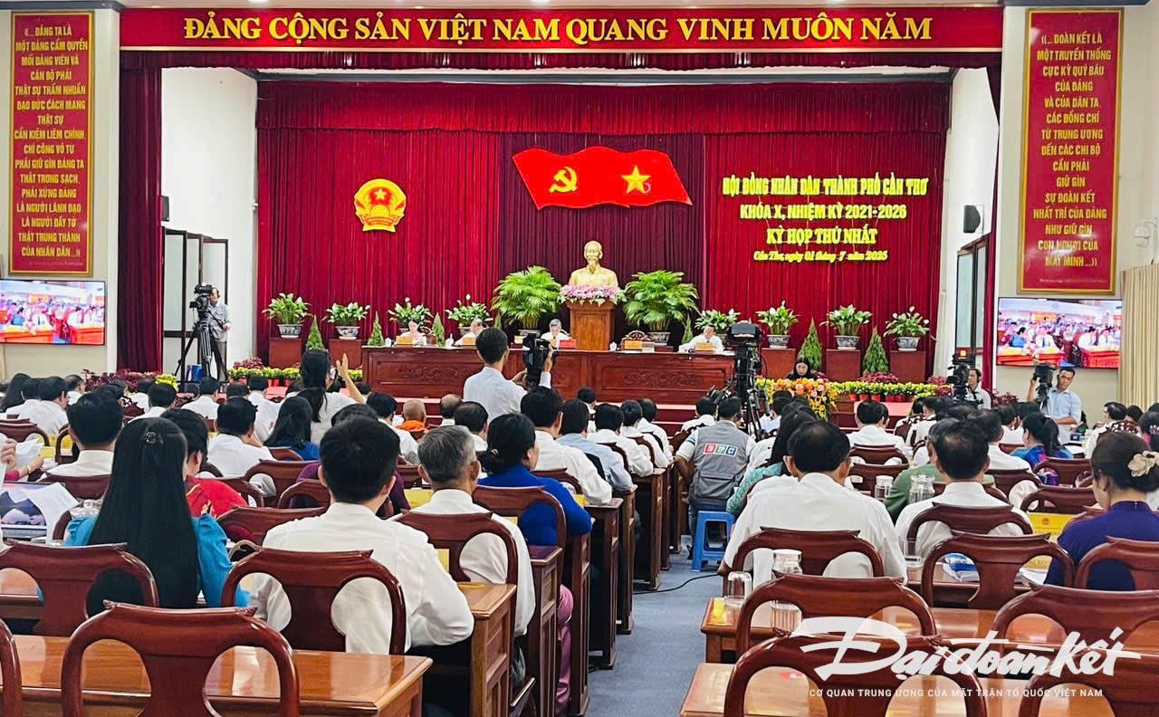 HĐND TP Cần Thơ khóa X, nhiệm kỳ 2021 - 2026 tổ chức kỳ họp thứ nhất Ảnh Trung Kiên.