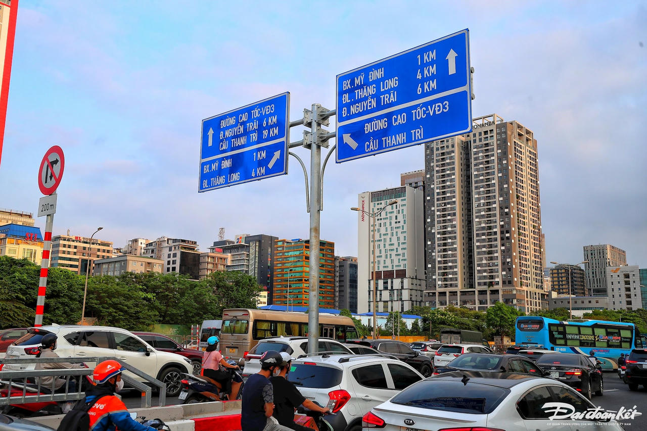 un_tac_cau_vuot_mai_dich-le-khanh10.jpg