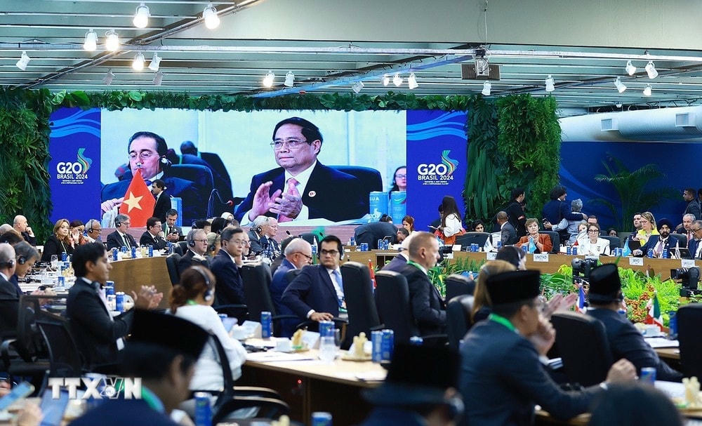 Thủ tướng Phạm Minh Chính phát biểu tại Phiên thảo luận “Phát triển bền vững và chuyển đổi năng lượng”. (Ảnh: Dương Giang/TTXVN) ttxvn_thu_tuong_du_phien_thao_luan__phat_trien_ben_vung_va_chuyen_doi_nang_luong__tai_hoi_nghi_thuong_dinh_g20_7712088 (2).jpg