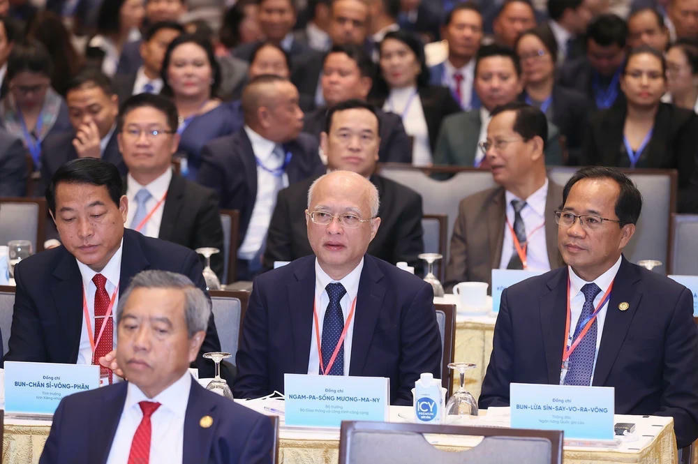ttxvn-thu-tuong-pham-minh-chinh-va-thu-tuong-lao-sonexay-siphandone-du-hoi-nghi-hop-tac-dau-tu-viet-nam-lao-5-6597.jpg