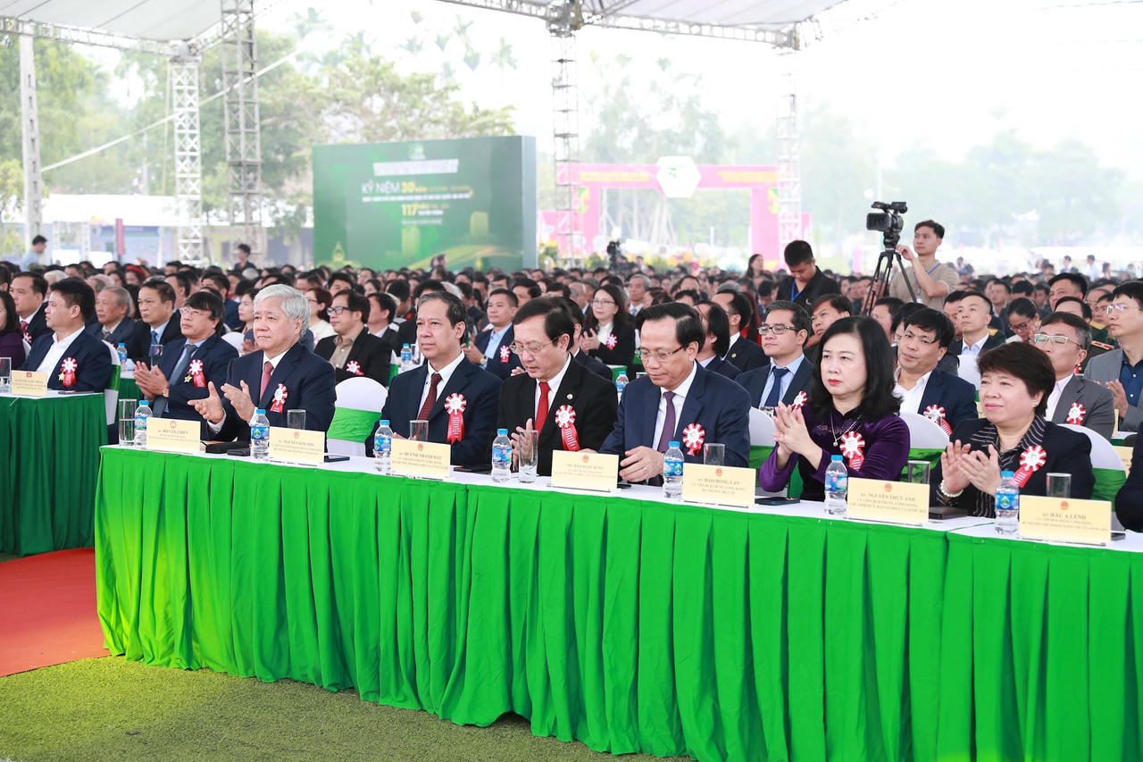 vnu-ky-niem-30-nam-ngay-cp-ban-hanh-nd-ve-dhqghn-4-.jpg