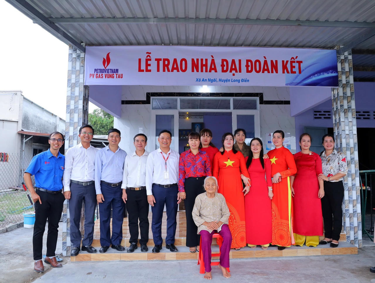 h2.-trao-nha-ddk-2.jpg