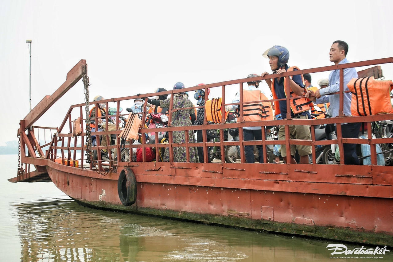 csgt_kiem_tra_tau_thuyen_truoc_mua_mua_bao-le-khanh3.jpg