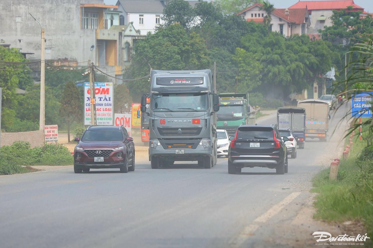xe_qua_tai-le-khanh1.jpg