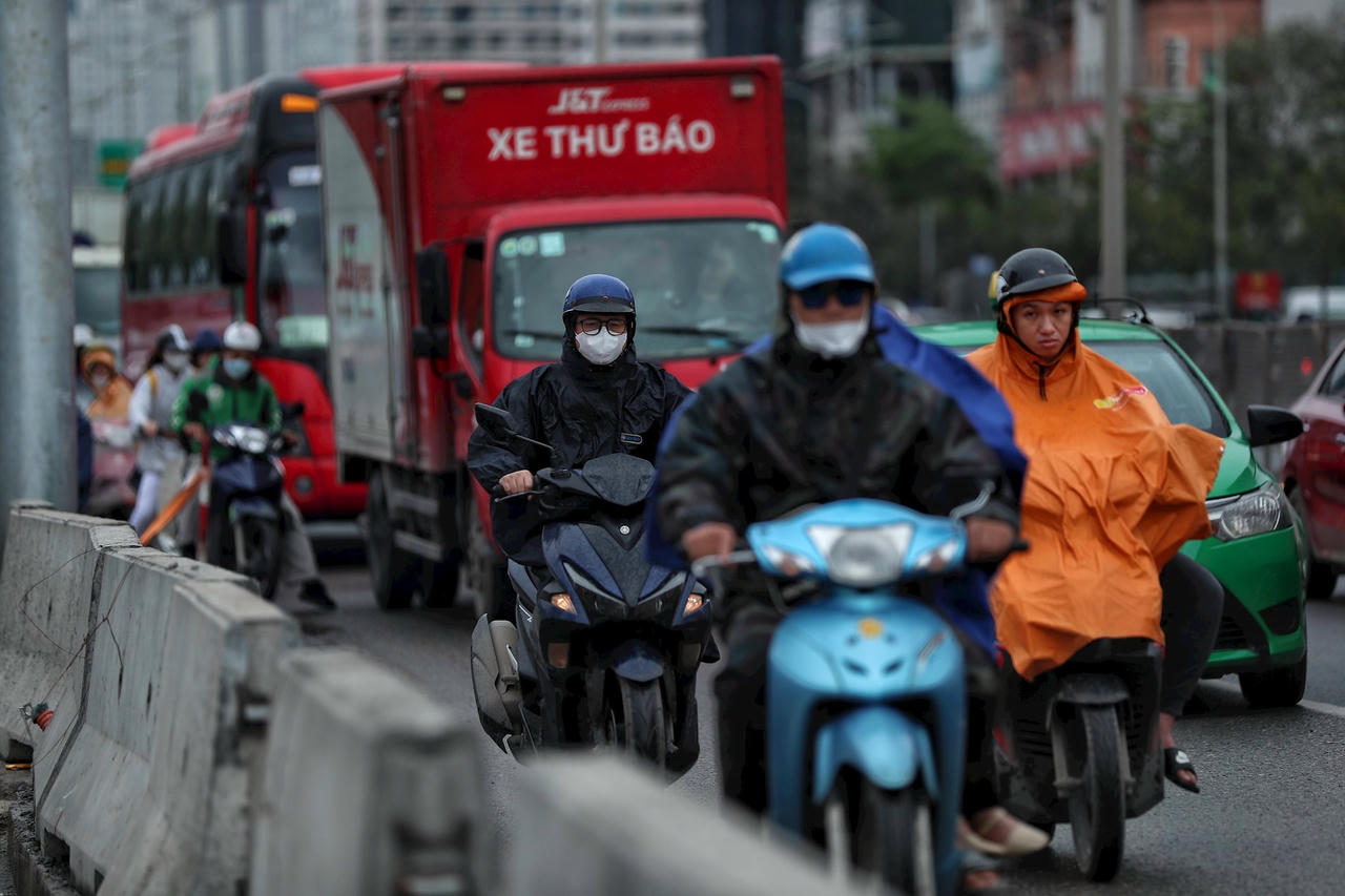 cau_vuot_mai_dich-le-khanh8-9477ea84e43ea9eb10377643d7b062cd.jpg