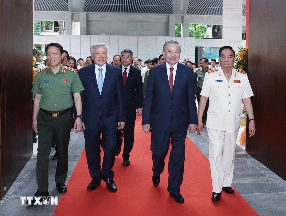 Tổng Bí thư Tô Lâm đến dự Lễ khánh thành công trình Trụ sở Bộ Công an. (Ảnh: Thống Nhất/TTXVN)