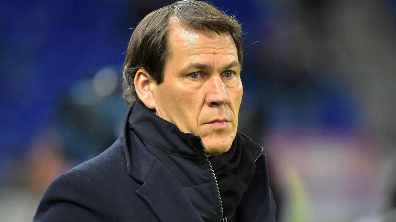 HLV Rudi Garcia bị sa thải sau khi có mâu thuẫn với C.Ronaldo và các đồng đội.