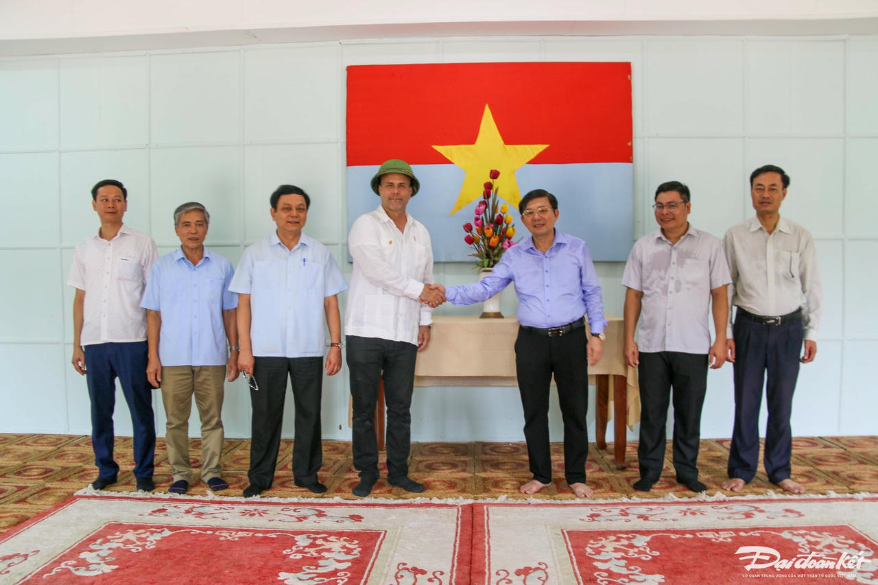 4-doan-cuba-tham-quang-tri-2.jpg