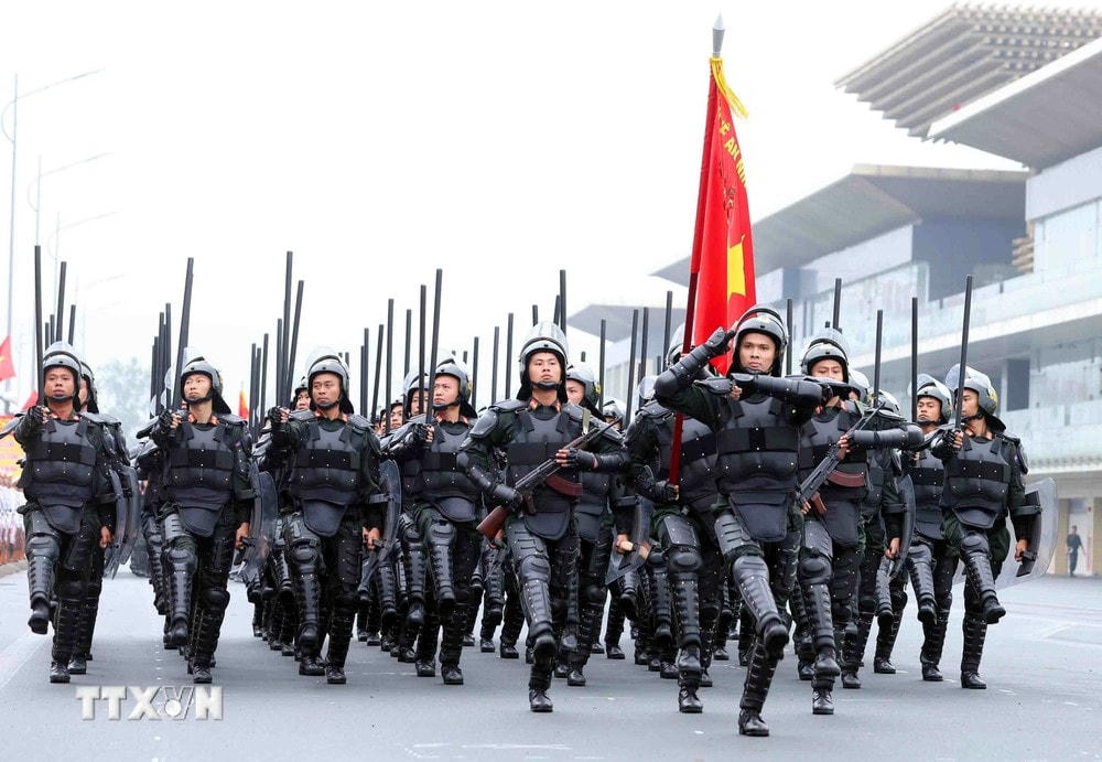 ttxvn_tong_duyet_dieu_binh_5.jpg