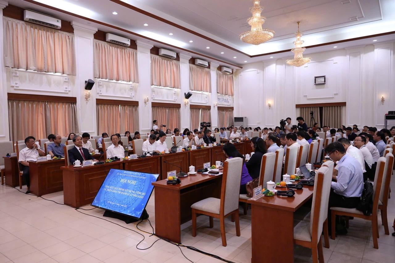 hoi-nghi.jpg