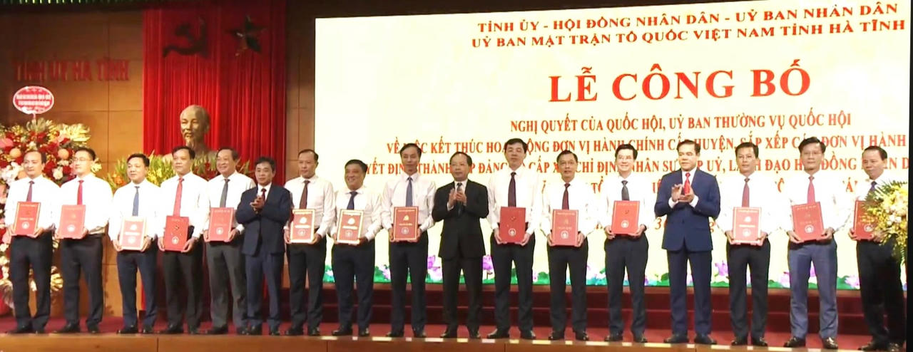 Hà Tĩnh kiện toàn nhân sự cốt cán cho chính quyền địa phương 2 cấp 
