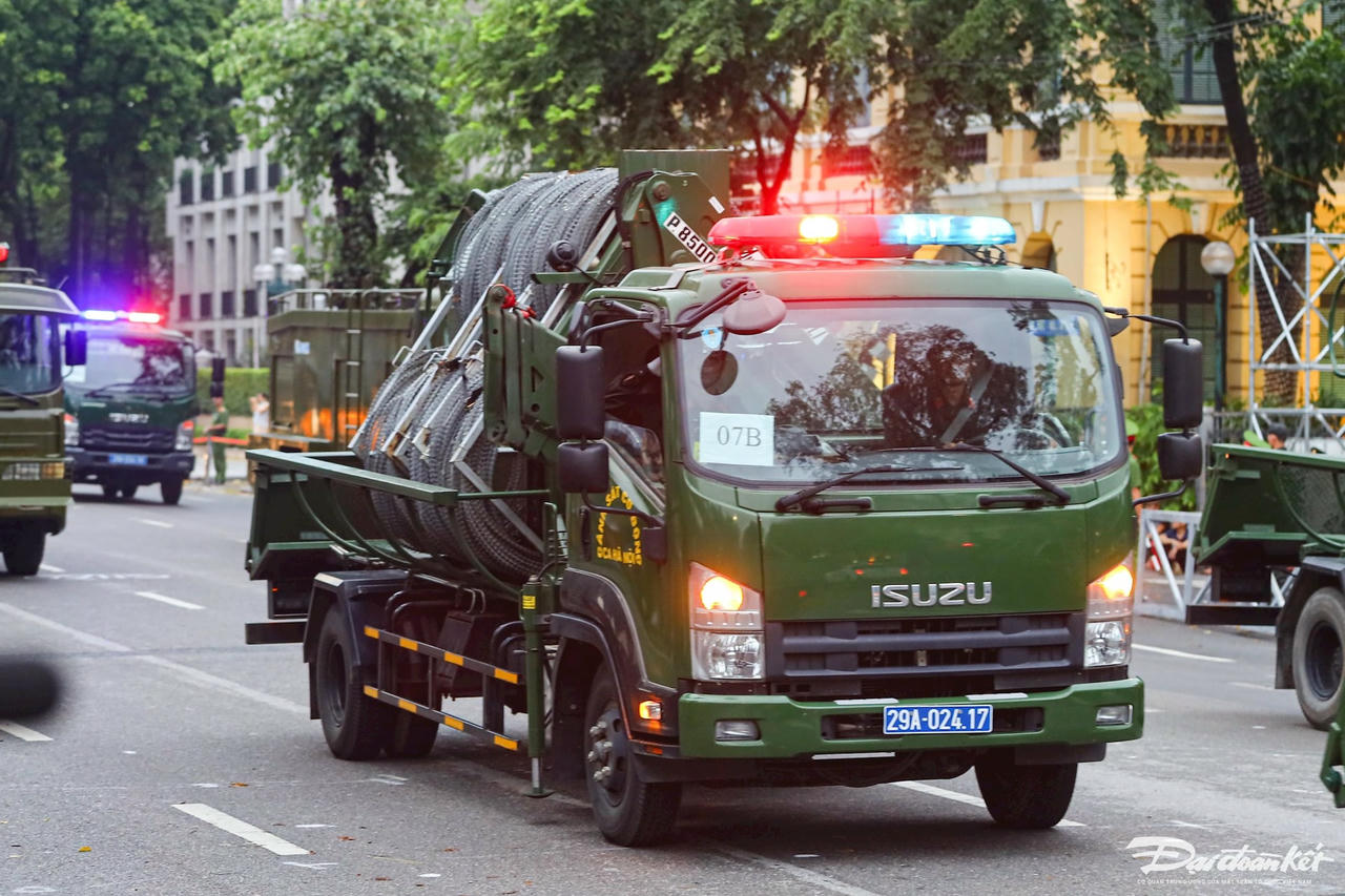 diễu binh66