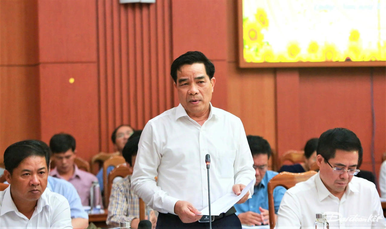 LAM VIEC 3