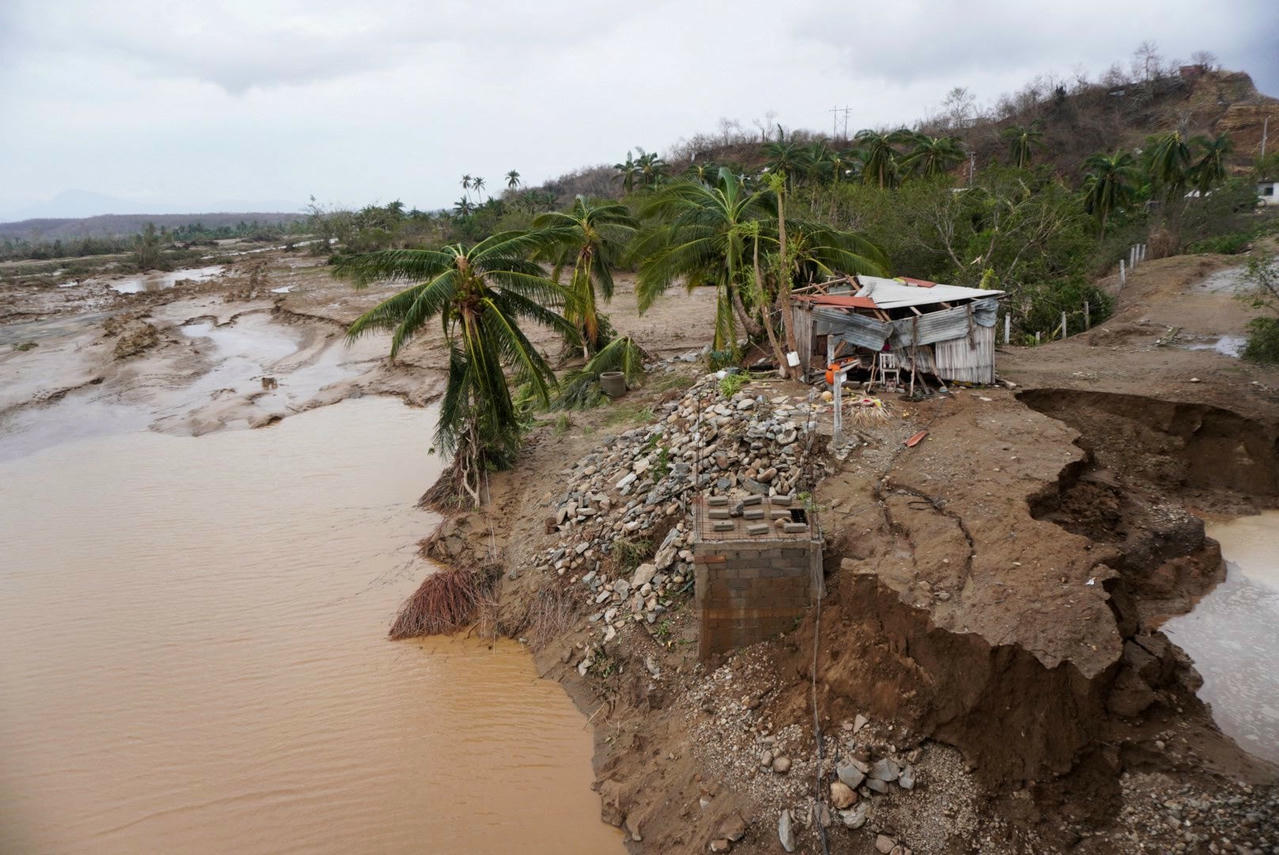 Một căn lều lán sau cơn bão Agatha, ở San Isidro del Palmar, bang Oaxaca, Mexico. Ảnh: Reuters.