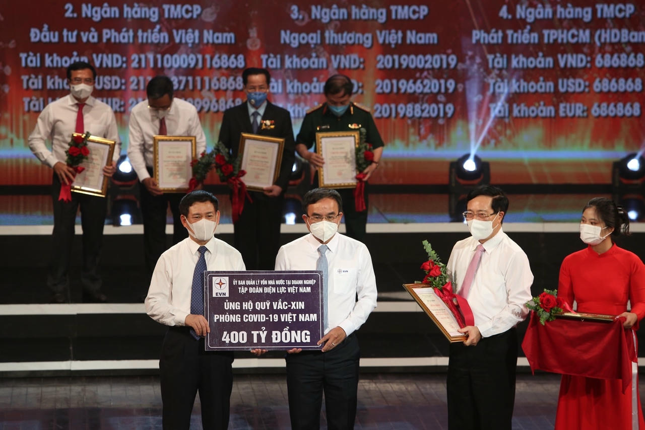 EVN là một trong những đơn vị tiên phong ủng hộ quỹ vaccine.