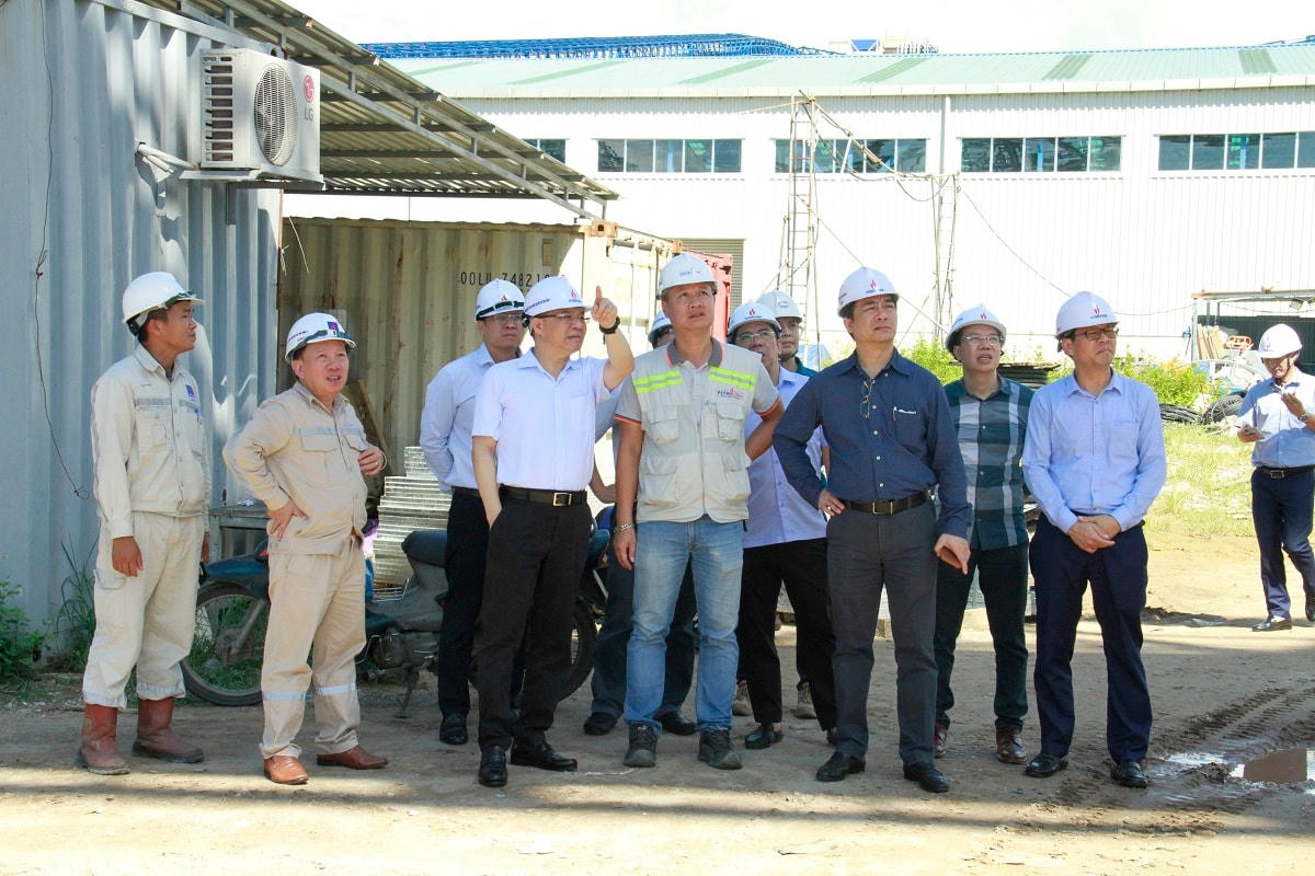 Đoàn công tác kiểm tra, đánh giá tiến độ hạng mục băng chuyền vận tải than.