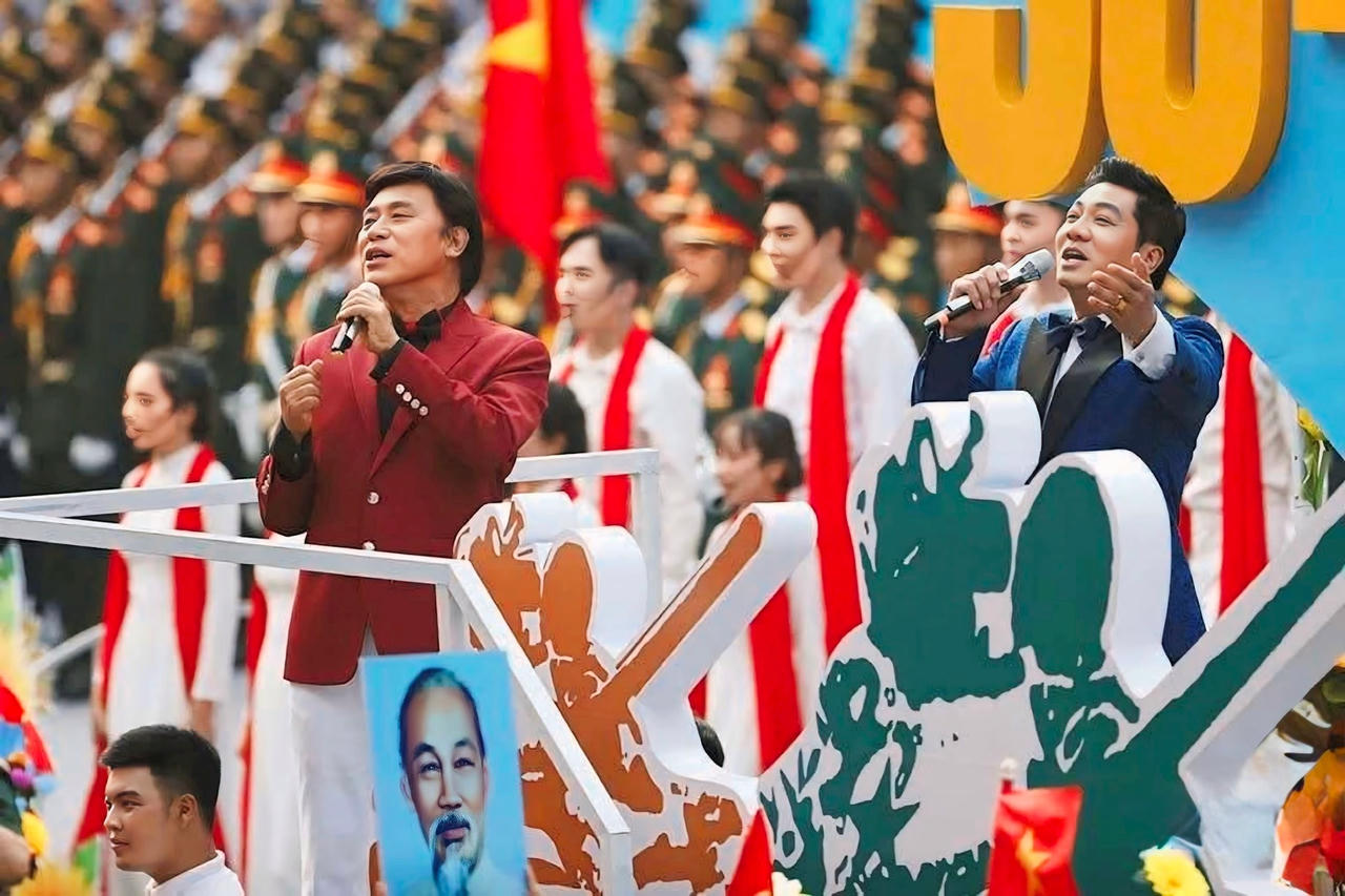 2 NSND hát Đại lễ (2)