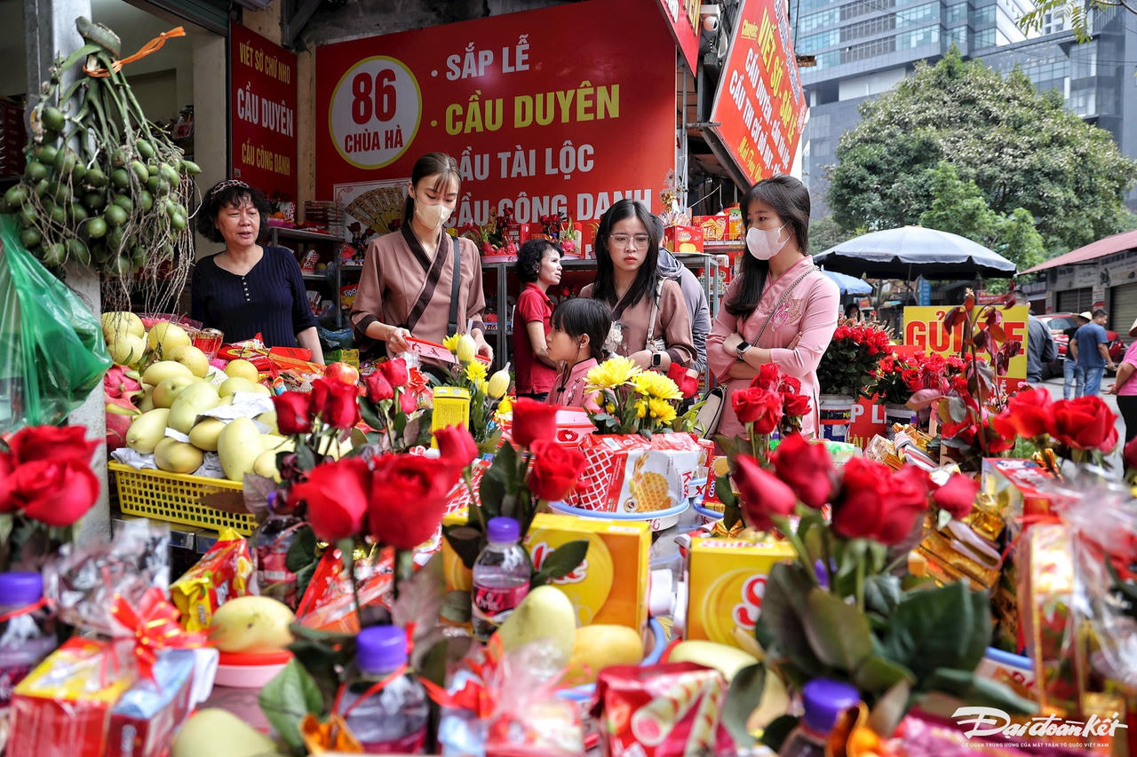 W_chua_ha_cau_duyen19.jpg