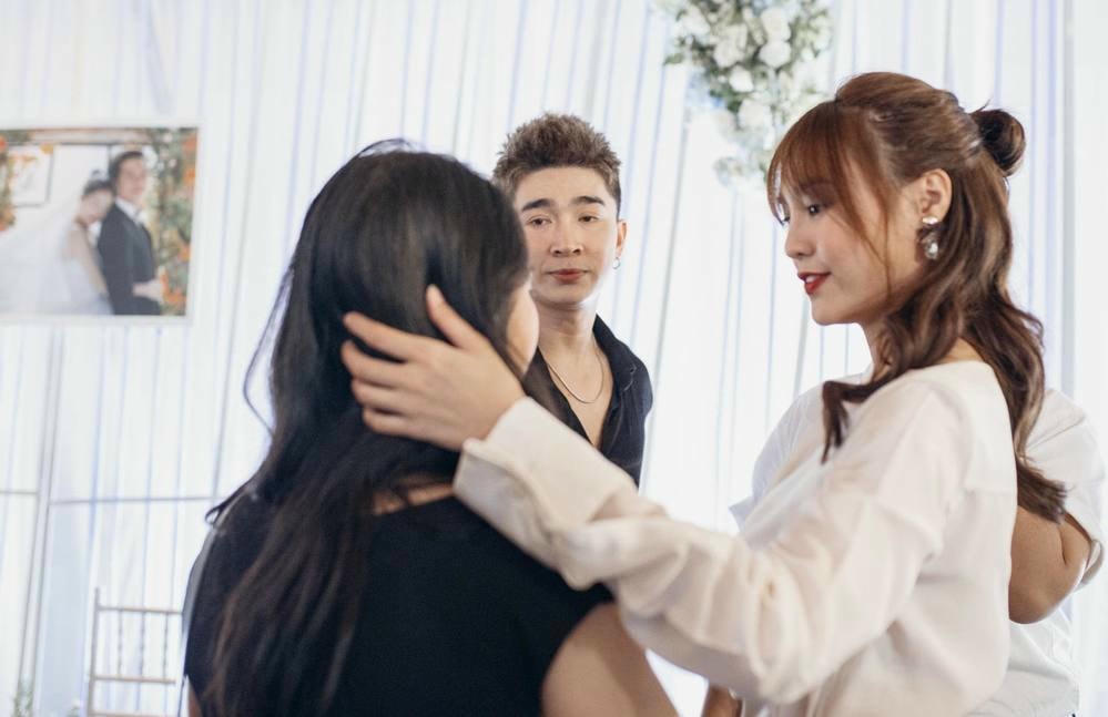 Cả hai cũng sánh đôi đến dự đám cưới Trường Giang.