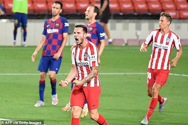 Saul Niguez lần thứ hai thực hiện thành công phạt đền, giúp Atletico gỡ hòa 2-2.
